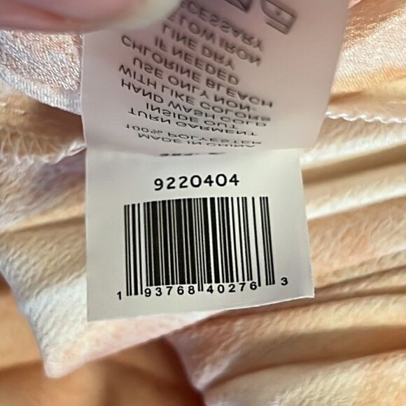 NWT Vince Camuto Shark Bite Pleated Skirt - Size 2X - Picture 12 of 12